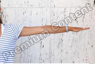 c0017 Young girl arm reference 0001